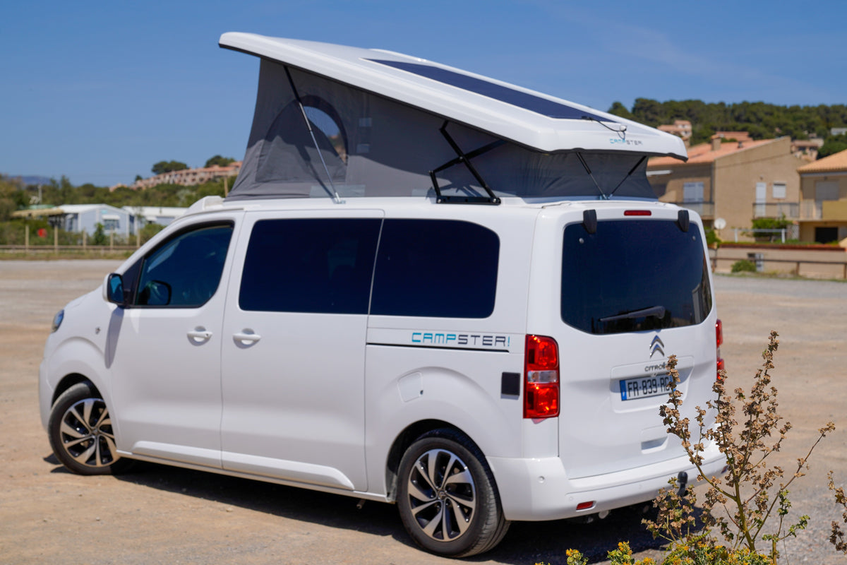 Citroën Jumpy als Mini-Camper: Schlafen, Küche, Bad