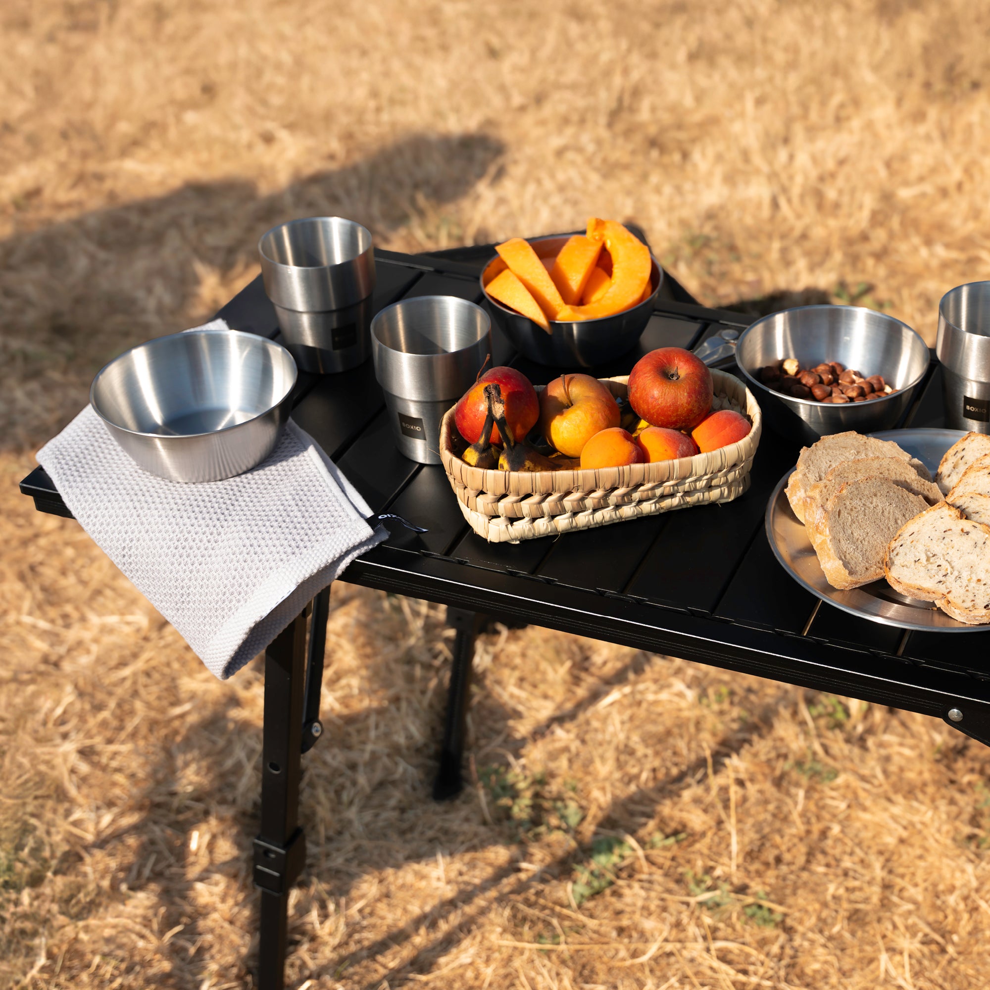 BOXIO TABLE PLUS I 2-in-1 Tisch und Hängeregal